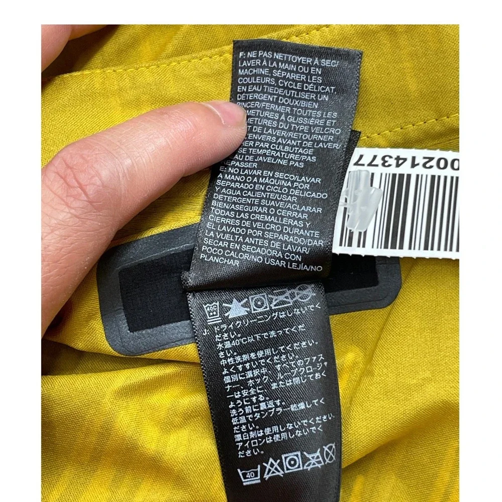 The North Face Anorak Windbreaker Pullover Small Black Yellow NWOT